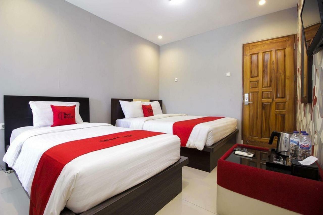 Reddoorz Plus @ Paal 2 Manado Kültér fotó