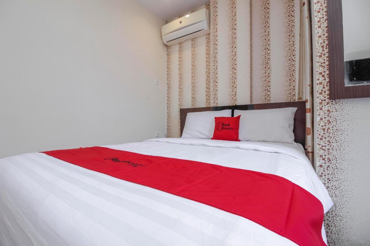 Reddoorz Plus @ Paal 2 Manado Kültér fotó