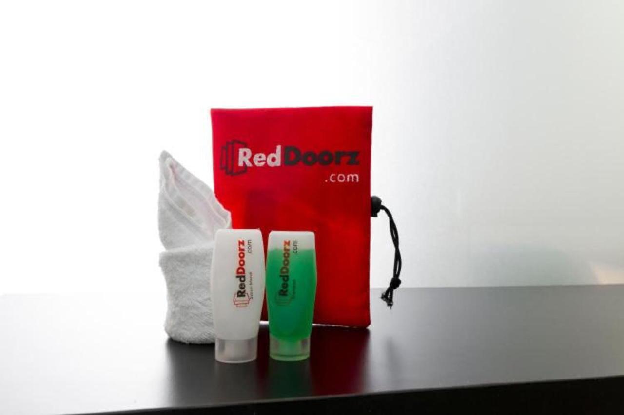 Reddoorz Plus @ Paal 2 Manado Kültér fotó